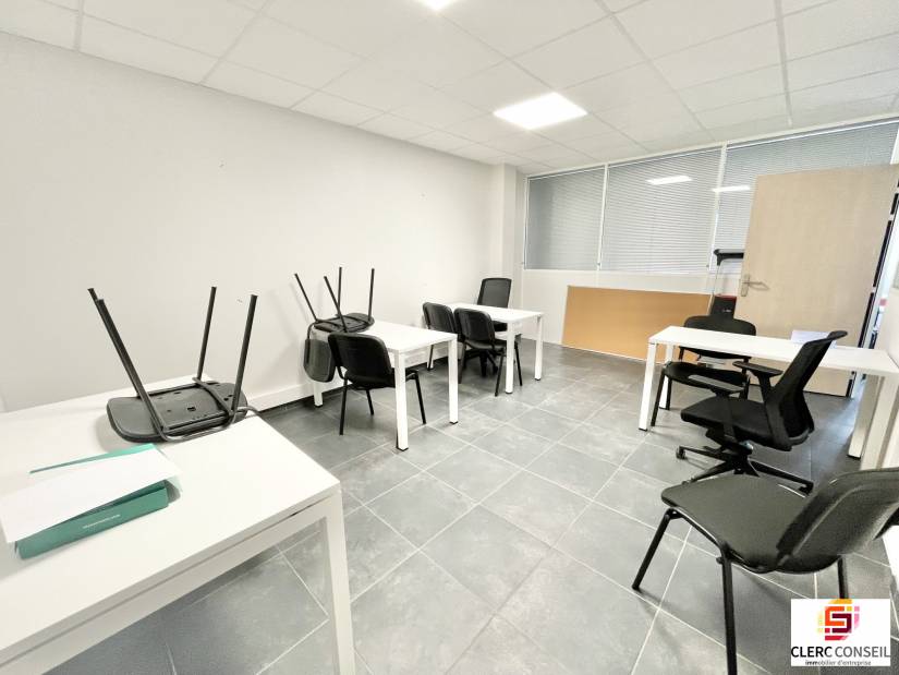 Location - Bureaux 170m² - Boos