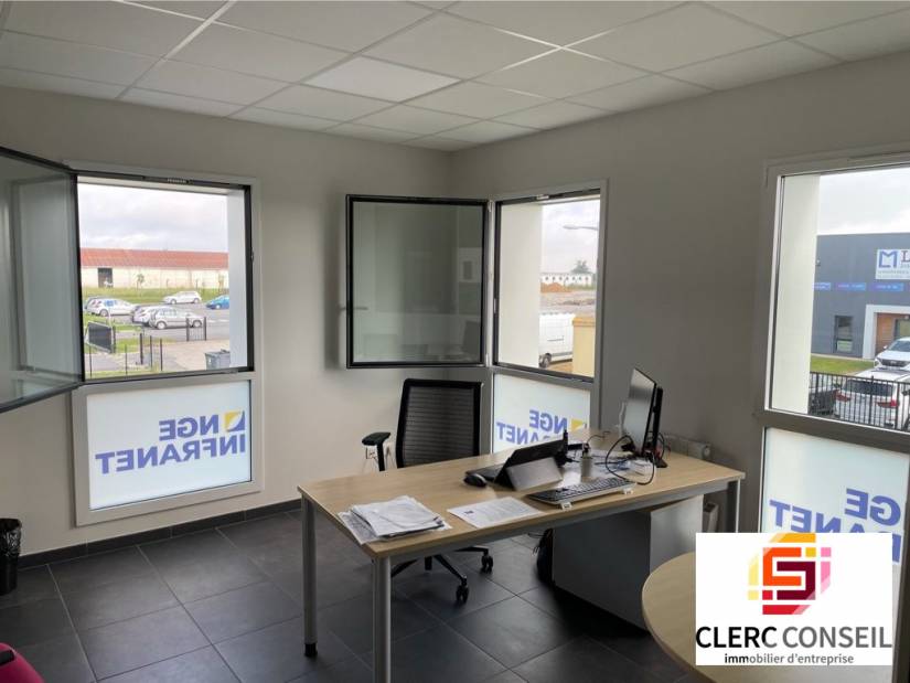 Location - Bureaux 170m² - Boos