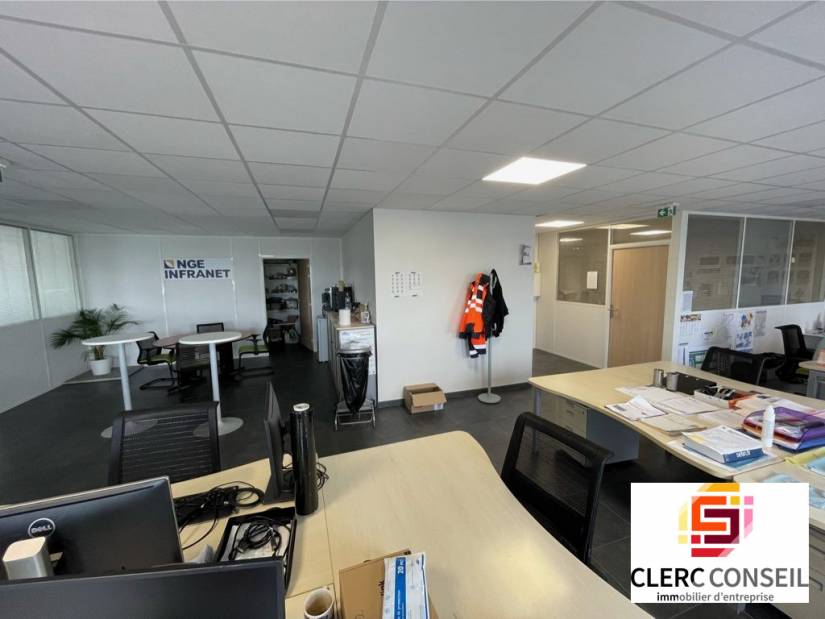 Location - Bureaux 170m² - Boos