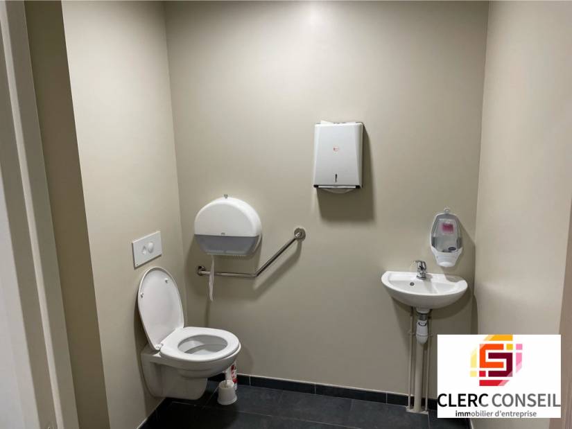 Location - Bureaux 170m² - Boos