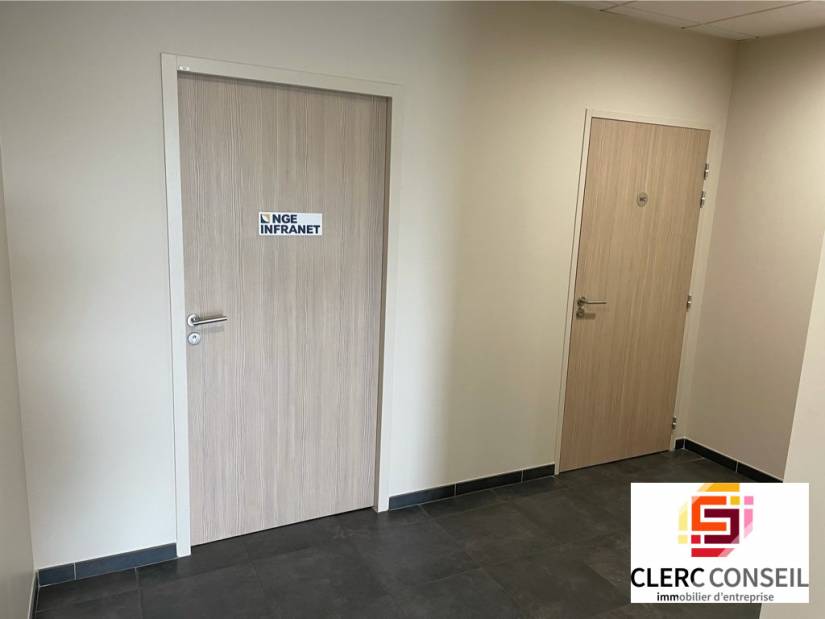 Location - Bureaux 170m² - Boos