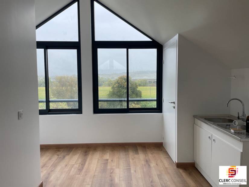 Location - Local commercial 52m² - Criquebeuf-sur-seine