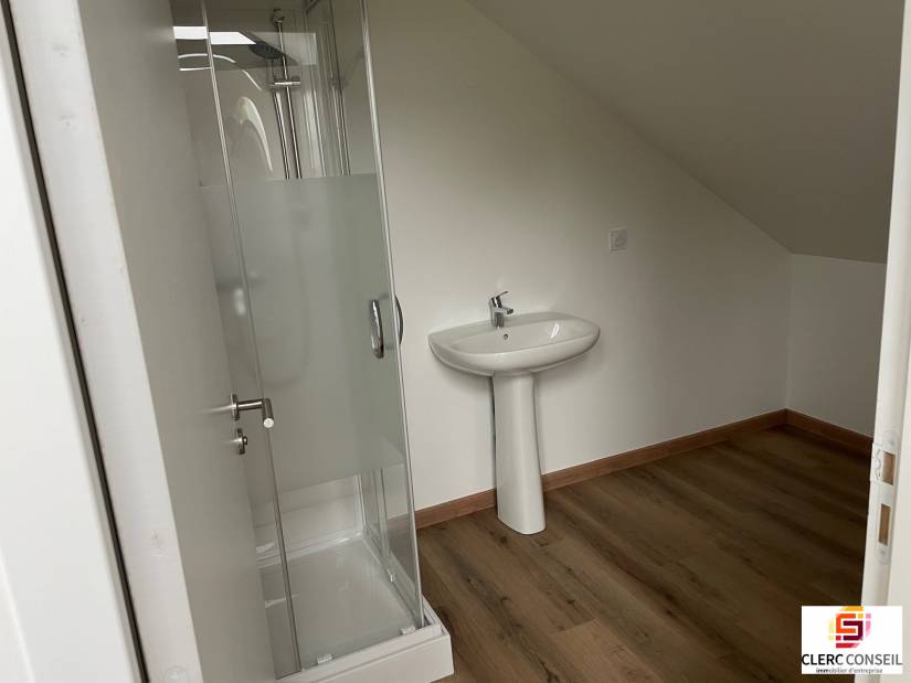 Location - Local commercial 52m² - Criquebeuf-sur-seine