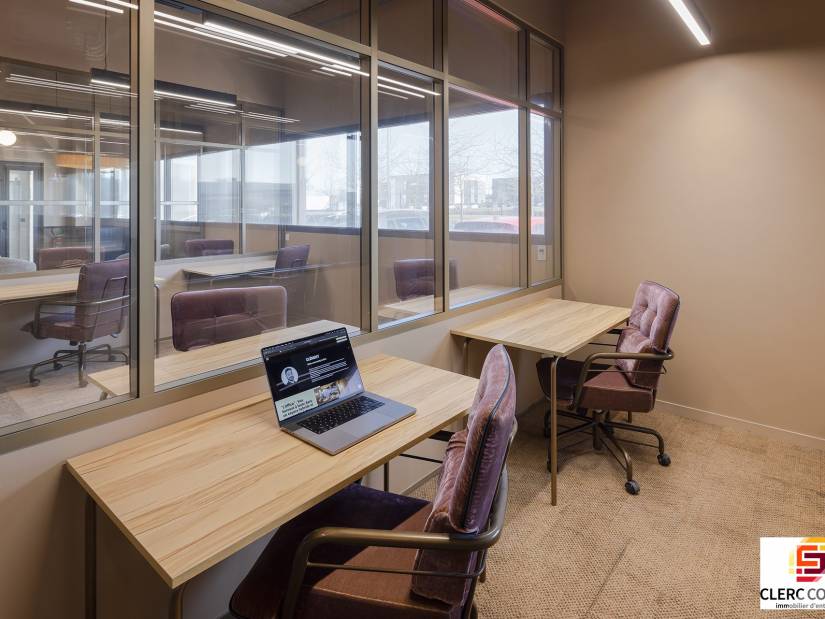 Location - Bureaux 826m² - Isneauville