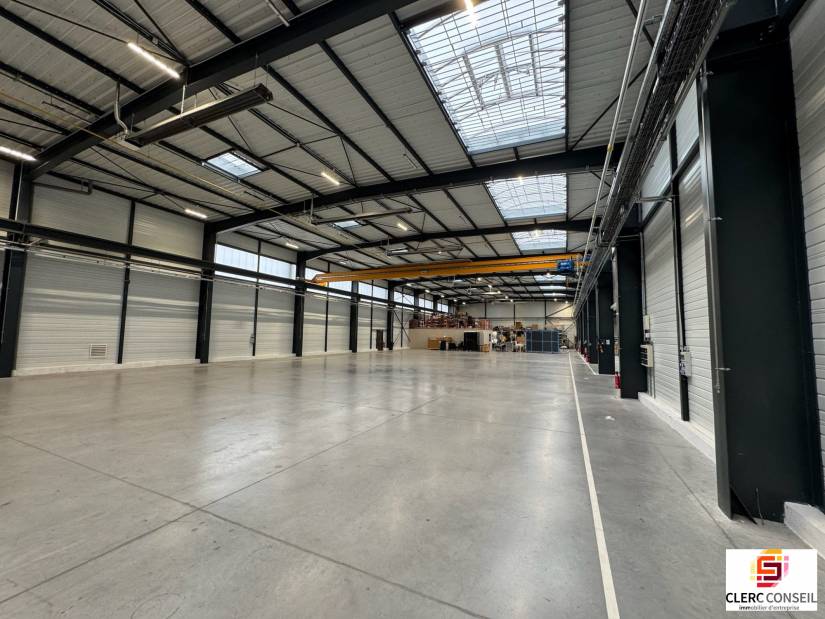 Location - Local d'activité 2254m² - Saint-Étienne-du-rouvray