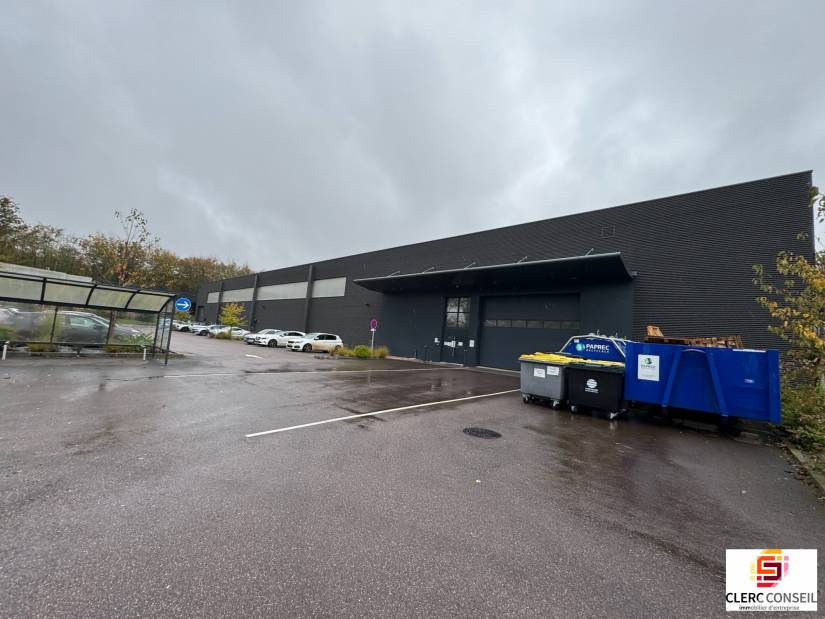 Location - Local d'activité 2254m² - Saint-Étienne-du-rouvray