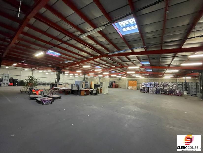 Location - Local d'activité 2080m² - Saint-Étienne-du-rouvray