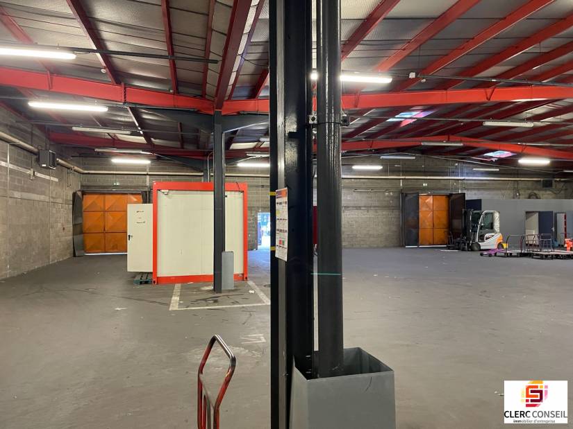 Location - Local d'activité 2080m² - Saint-Étienne-du-rouvray