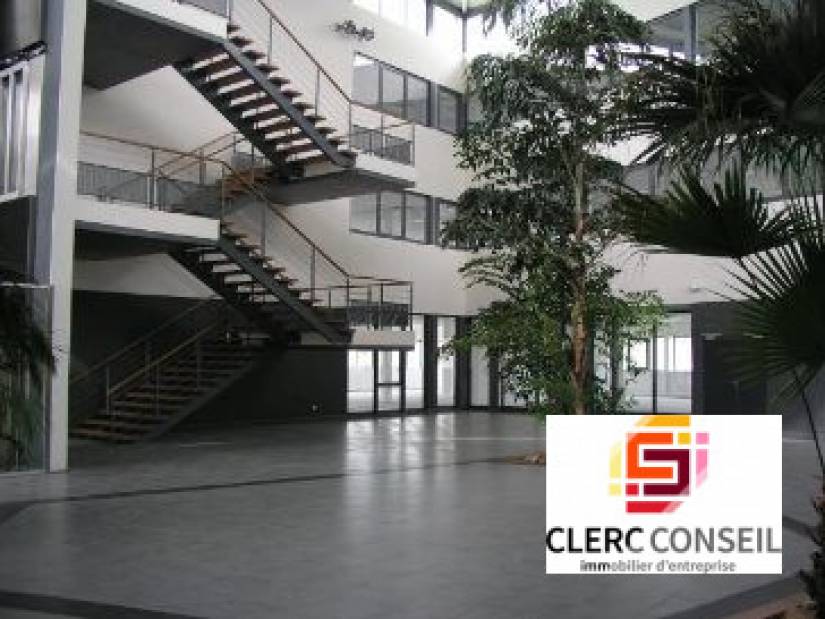 Location - Bureaux 260m² - Isneauville