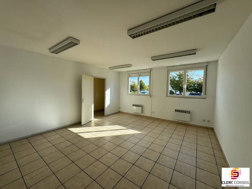 Location - Bureaux 108m² - Évreux