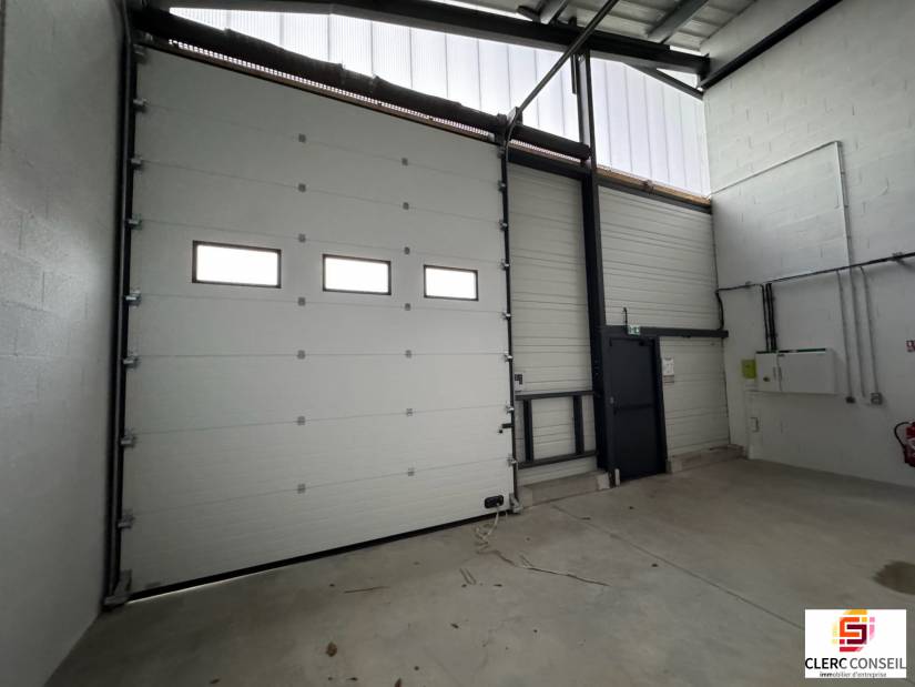Location - Local d'activité 163m² - Pavilly