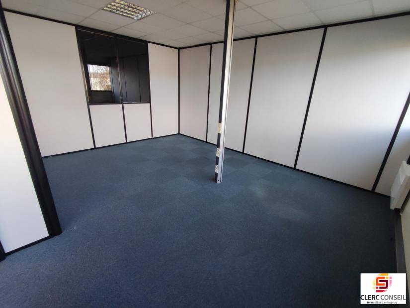 Location - Bureaux 75m² - Cléon
