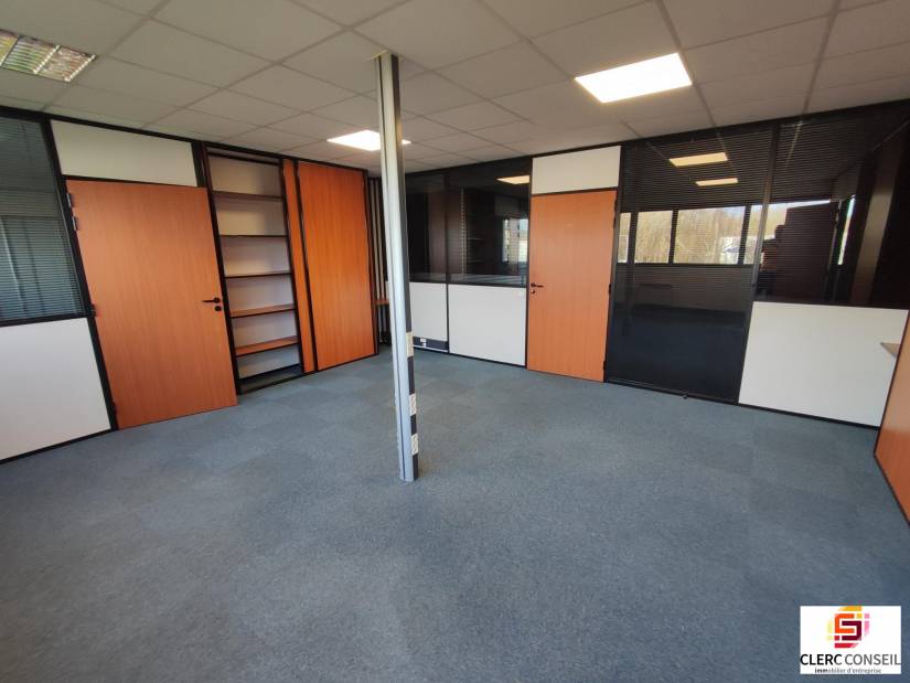 Location - Bureaux 75m² - Cléon