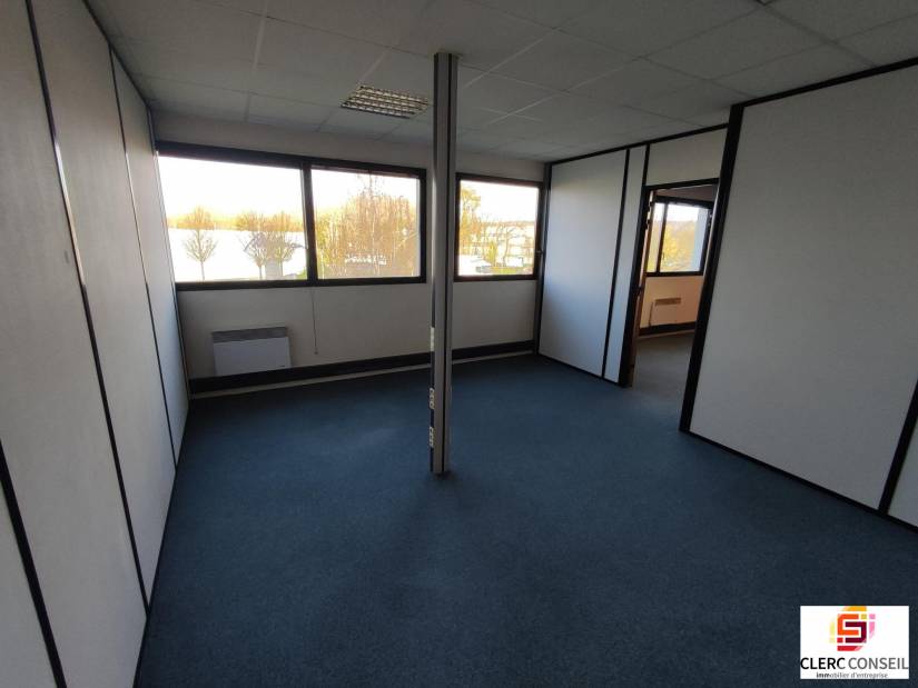 Location - Bureaux 75m² - Cléon