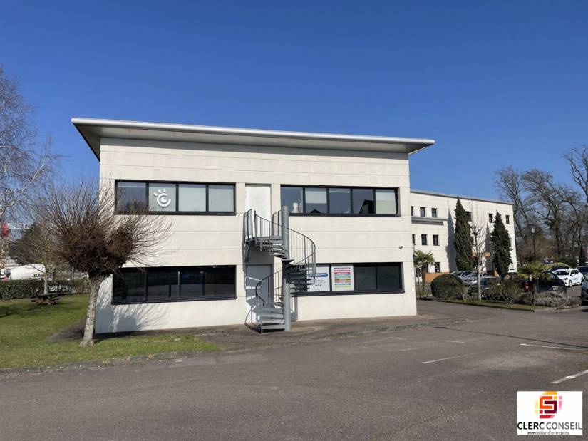 Location - Bureaux 52m² - Cléon