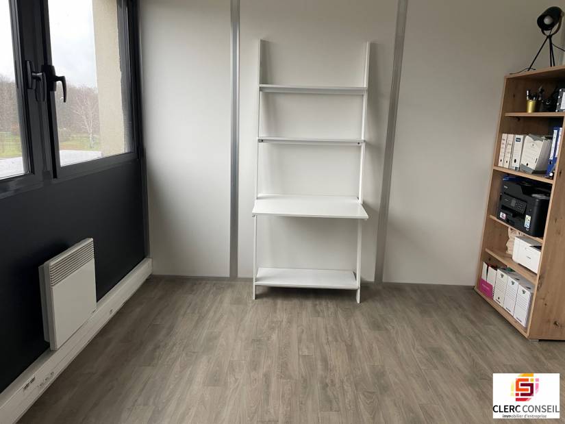 Location - Bureaux 284m² - Cléon