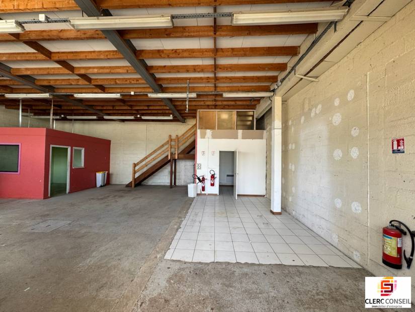 Location - Local d'activité 130m² - Incarville