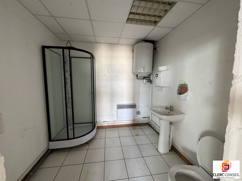 Location - Local d'activité 130m² - Incarville