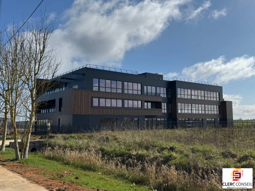 Location - Bureaux 142m² - Saint-martin-du-vivier