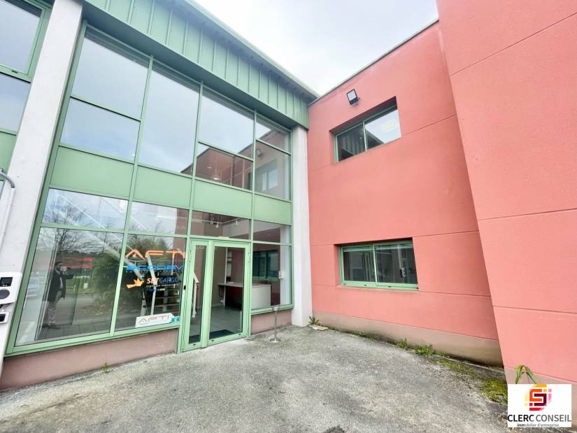 Vente - Bureaux 1397m² - Grand-couronne