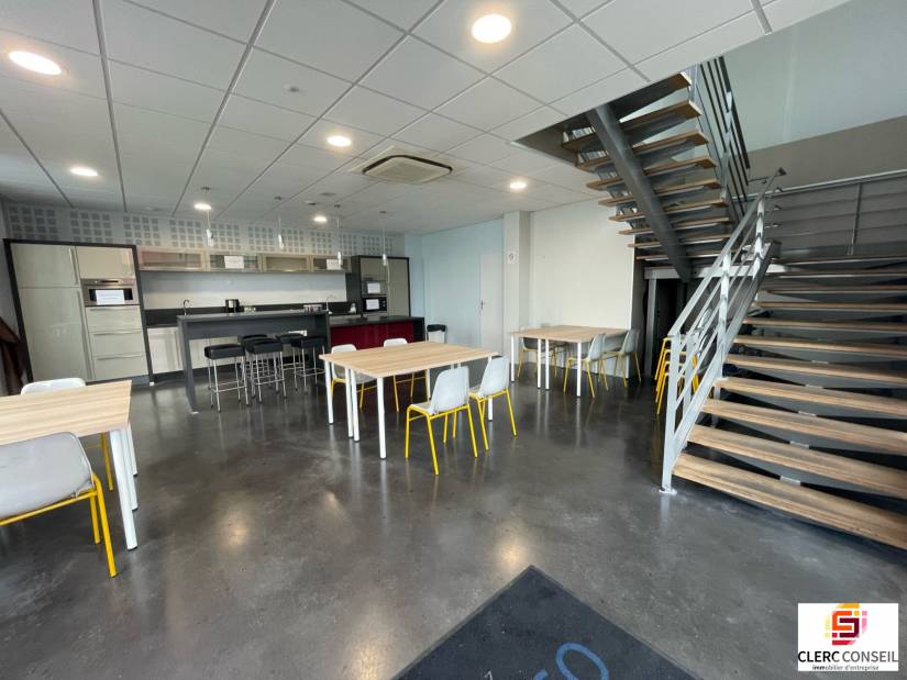 Vente - Bureaux 1397m² - Grand-couronne