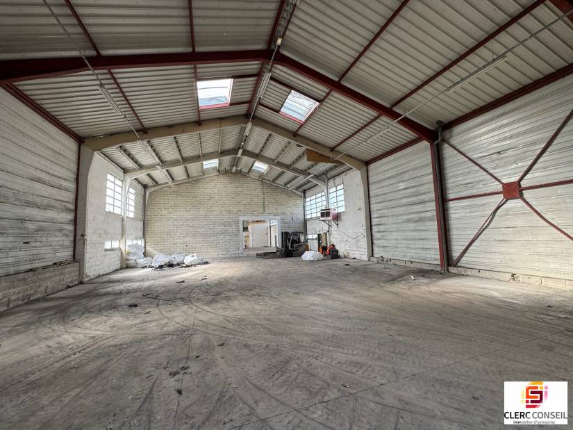 Location - Local d'activité 1700m² - Vernon