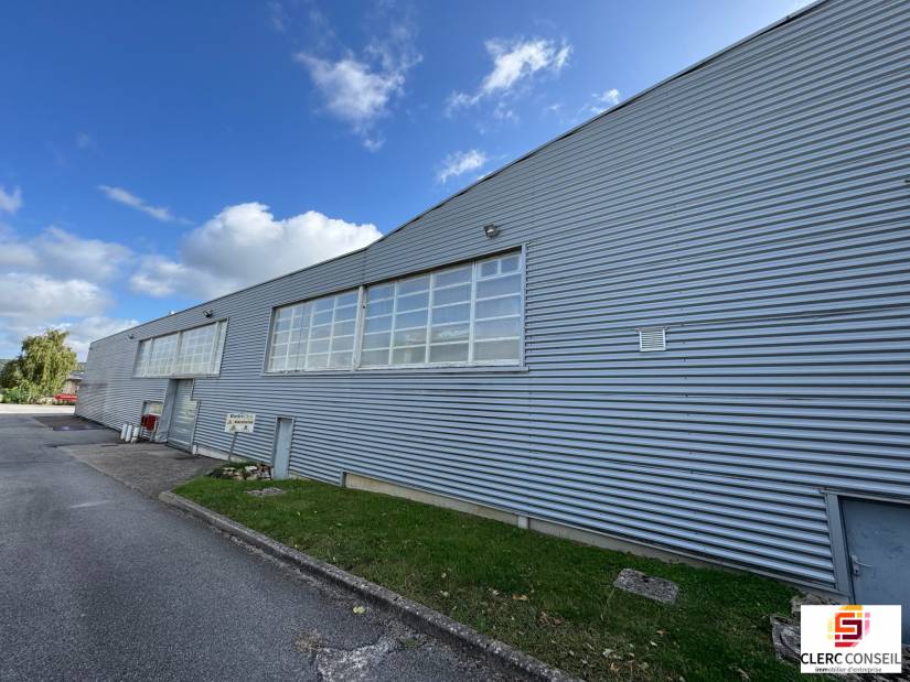 Location - Local d'activité 1700m² - Vernon