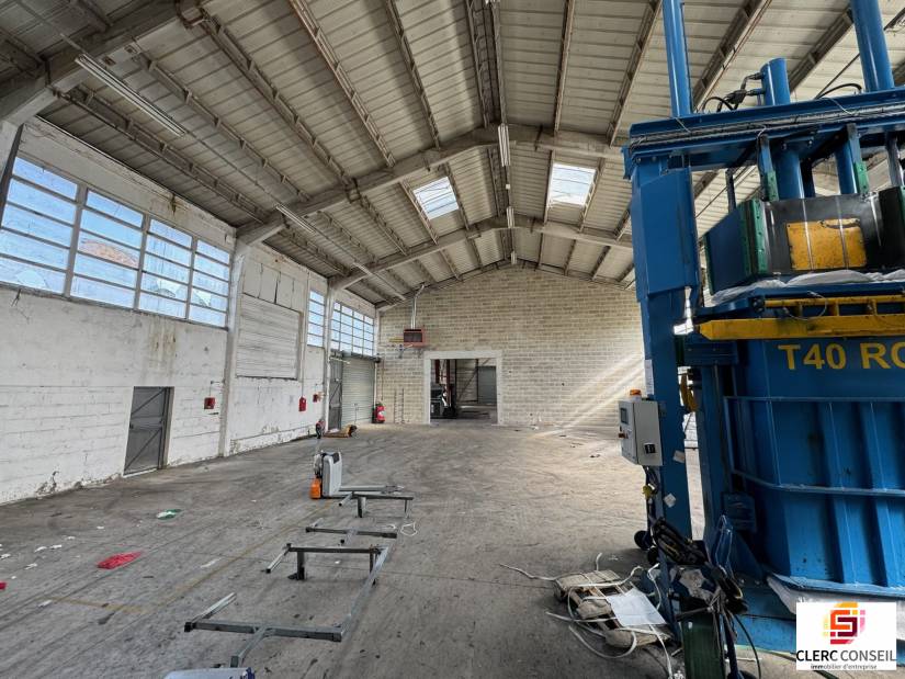 Location - Local d'activité 1700m² - Vernon