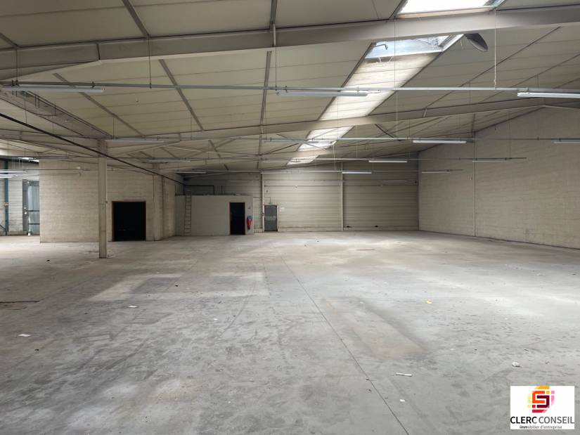 Location - Local d'activité 1121m² - Évreux
