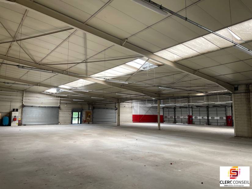 Location - Local d'activité 1121m² - Évreux