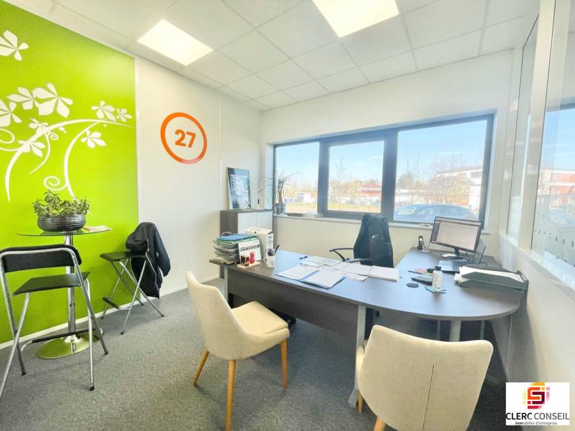 Location - Bureaux 143m² - Isneauville