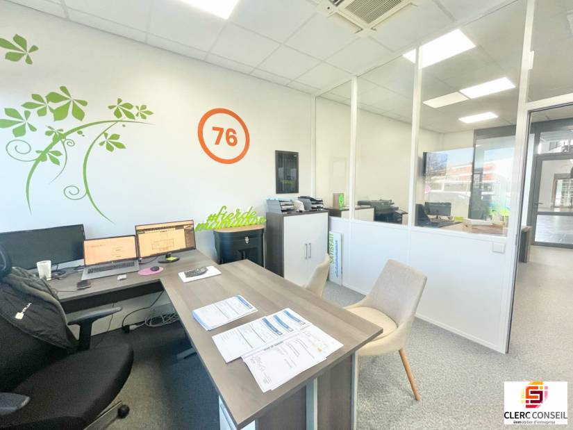 Location - Bureaux 143m² - Isneauville