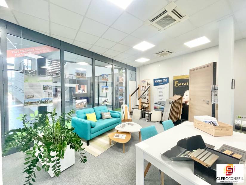 Location - Bureaux 143m² - Isneauville