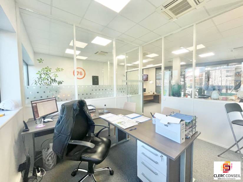 Location - Bureaux 143m² - Isneauville