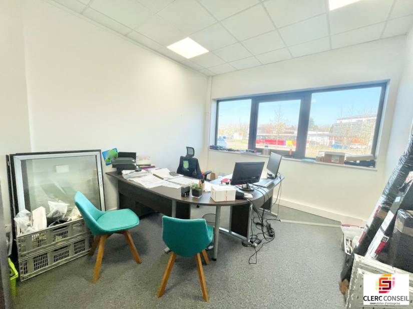 Location - Bureaux 143m² - Isneauville