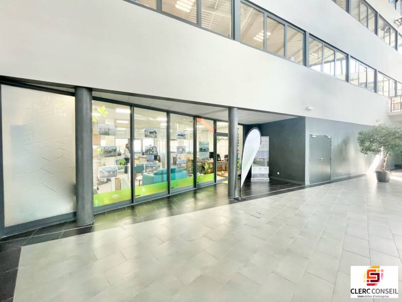 Location - Bureaux 143m² - Isneauville