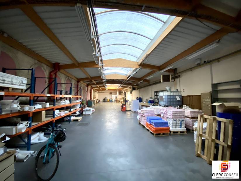 Location - Local d'activité 630m² - Louviers