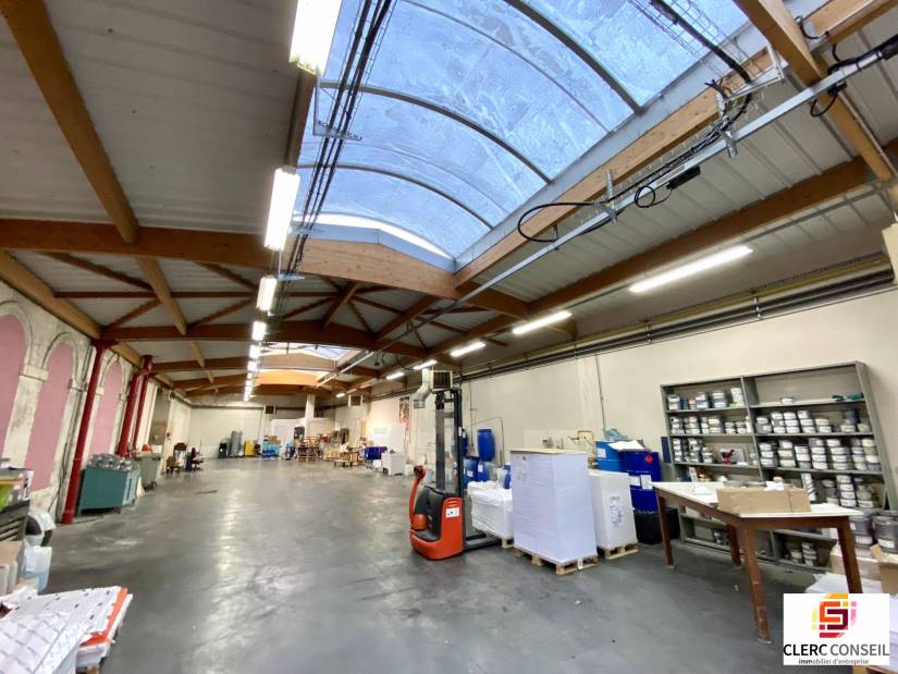Location - Local d'activité 630m² - Louviers