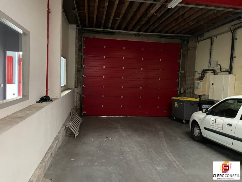 Location - Local d'activité 630m² - Louviers