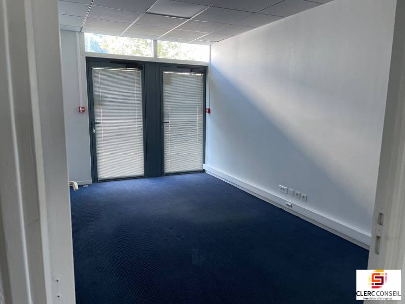 Location - Bureaux 102m² - Évreux