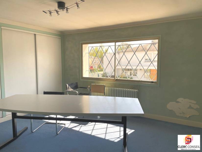 Vente - Bureaux 250m² - Louviers