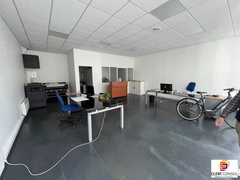 Location - Bureaux 71m² - Louviers