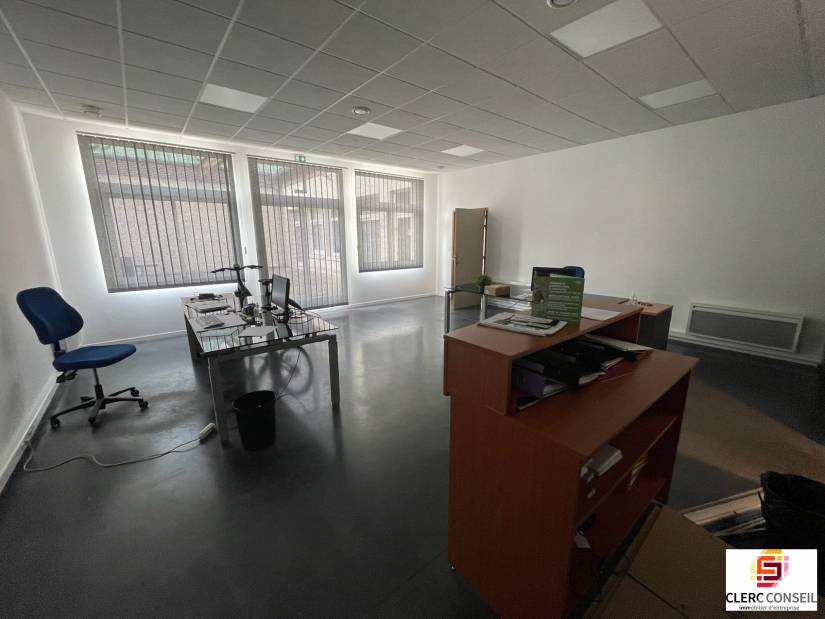 Location - Bureaux 71m² - Louviers