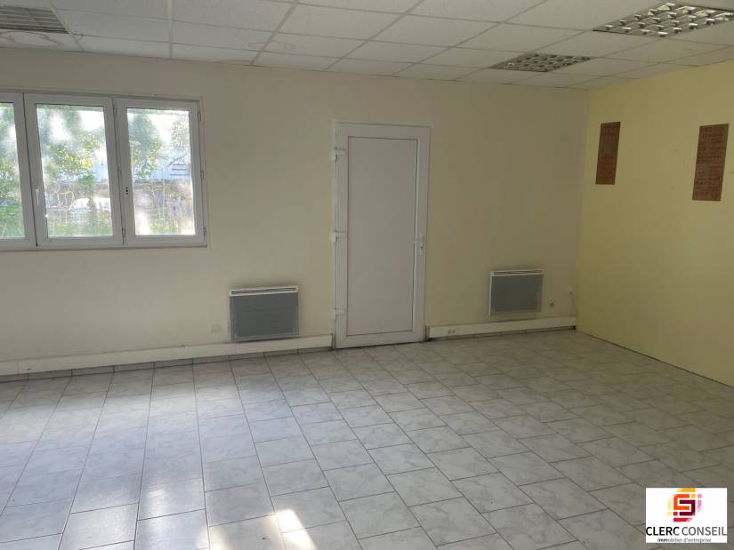 Vente - Local d'activité 780m² - Saint-aubin-sur-gaillon