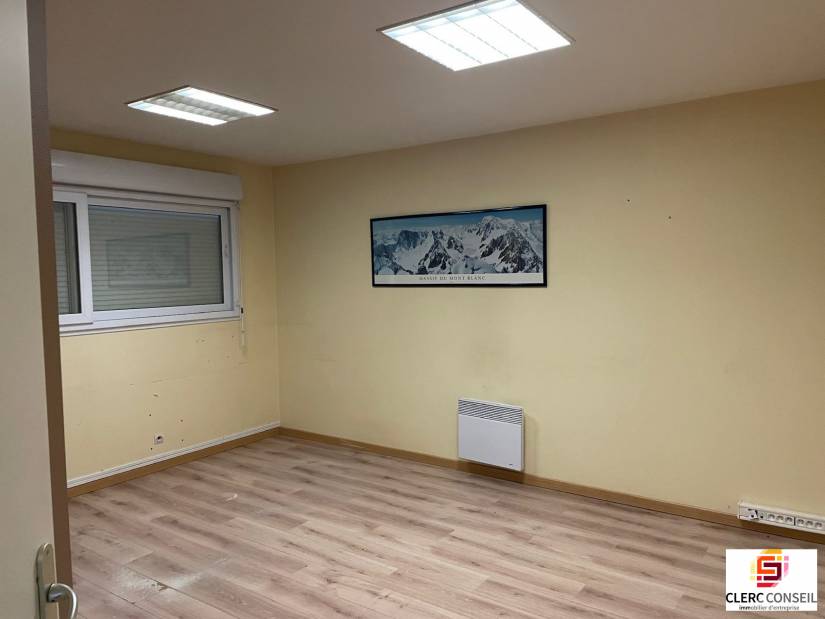 Vente - Local d'activité 780m² - Saint-aubin-sur-gaillon