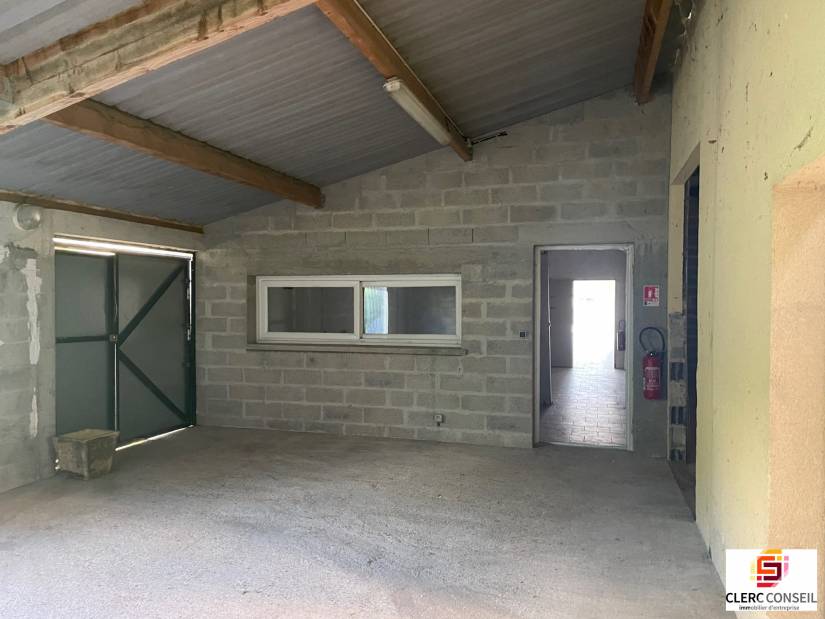 Vente - Local d'activité 780m² - Saint-aubin-sur-gaillon