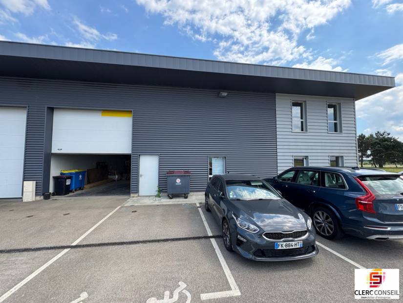 Location - Local d'activité 357m² - Boos