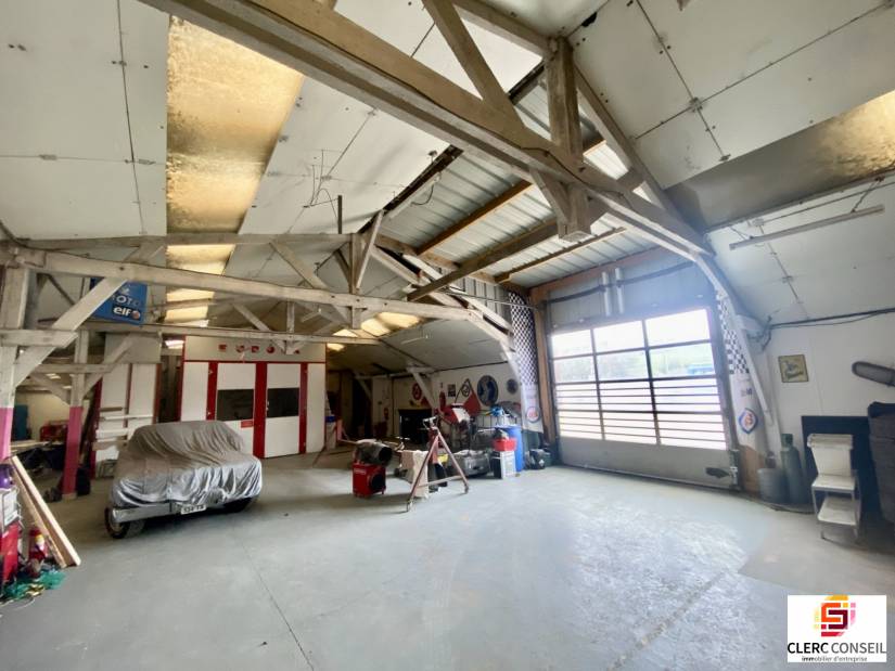 Vente - Local d'activité 1334m² - Ménesqueville