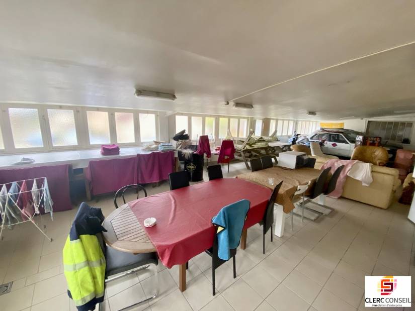 Vente - Local d'activité 1334m² - Ménesqueville