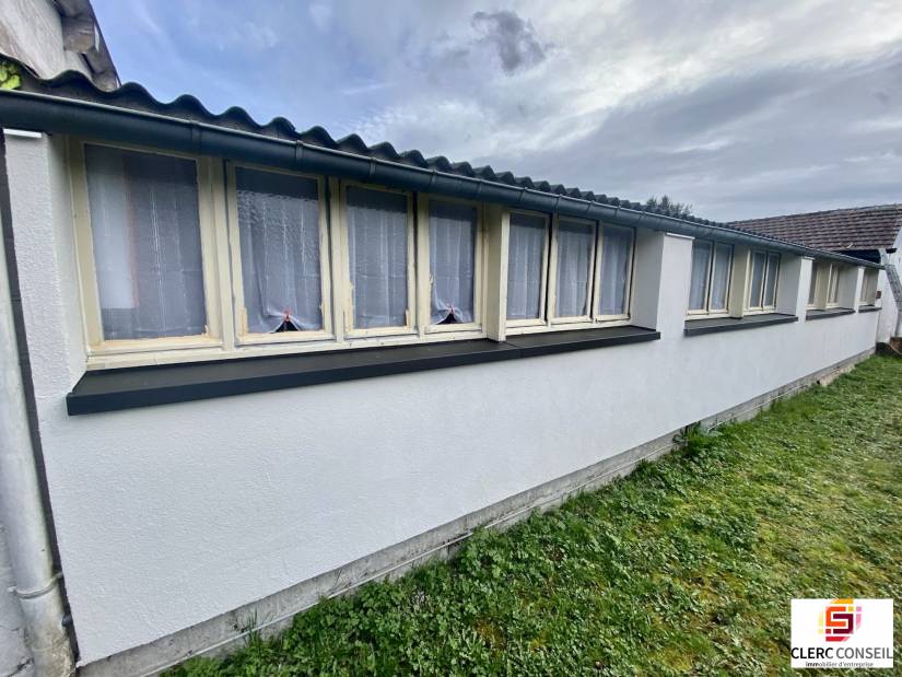 Vente - Local d'activité 1334m² - Ménesqueville